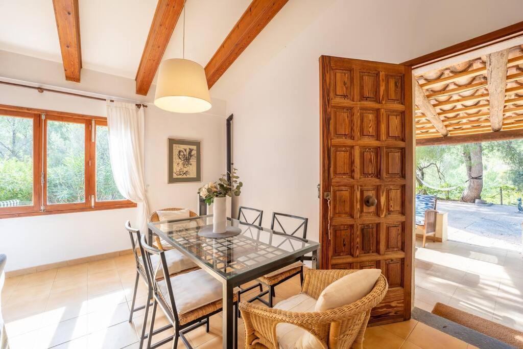 Casa Encantadora En Cala Tuent